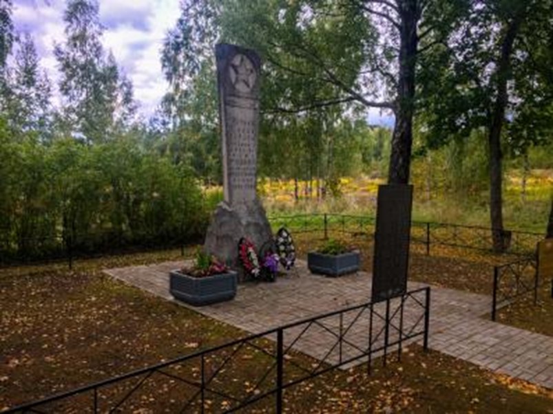 Братское захоронение п. Велье